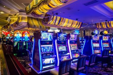 Slot game interface showing bet amount and spin controls